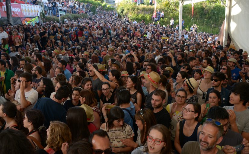 Os Diplomáticos de Monte Alto e Novedades Carminha actuarán no día grande de Cans